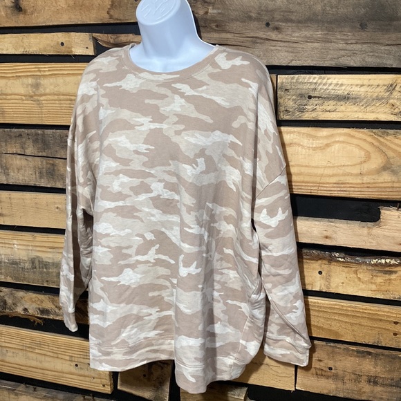 ATHLETA studio to street pullover sweatshirt in tan camo size 2X - Picture 5 of 11